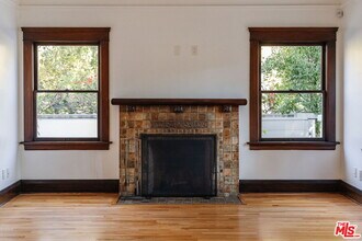 2027 Canyon Dr in Los Angeles, CA - Building Photo - Building Photo