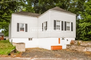 113 Erkenbrecher Ave