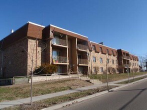 795 East 6th St in St. Paul, MN - Building Photo - Interior Photo