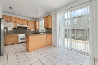 1199 Mirabeau Ln in San Jose, CA - Building Photo - Building Photo