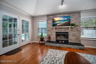 10062 Hawks Hollow Rd in Jacksonville, FL - Building Photo - Building Photo