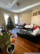 22 Fisher Ave-Unit -2 in Boston, MA - Building Photo - Building Photo