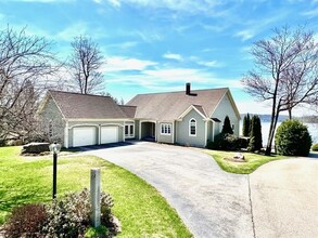 18 Namaschaug Landing in Chesterfield, NH - Building Photo - Building Photo