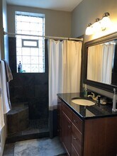 2121 N Sheffield Ave, Unit 2R in Chicago, IL - Building Photo - Building Photo