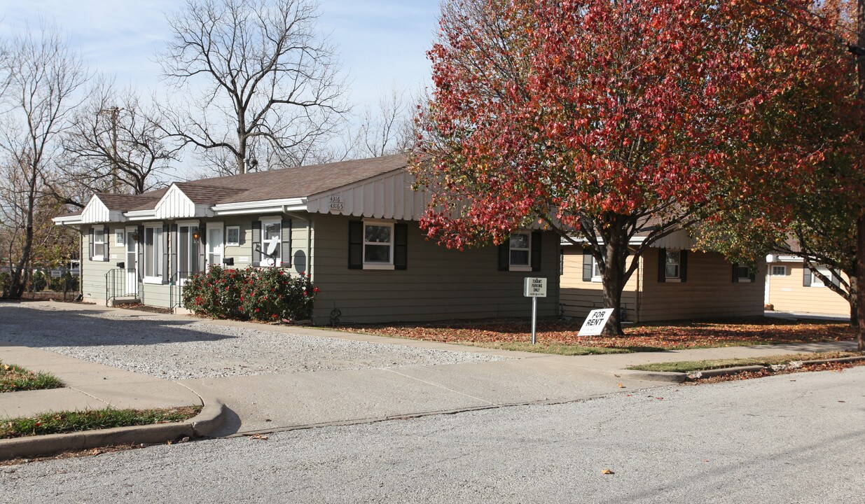 4312-4318 Pearl St in Kansas City, KS - Building Photo