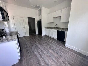 102 7th St SW, Unit 2 in Paris, TX - Building Photo - Building Photo