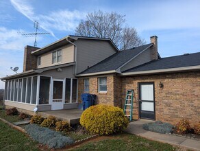 3533 Bengal Rd in Campbellsville, KY - Foto de edificio - Building Photo