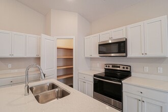 2336 E Cheyenne Ct in Kechi, KS - Building Photo - Building Photo