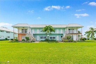 3225 E Riverside Dr in Ft. Myers, FL - Building Photo - Building Photo