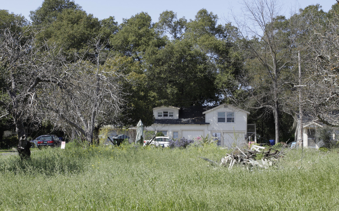 1356 Sulphur Springs Ave in St Helena, CA - Building Photo