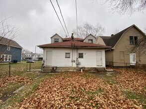 212 N Oakland Ave in Indianapolis, IN - Building Photo - Building Photo