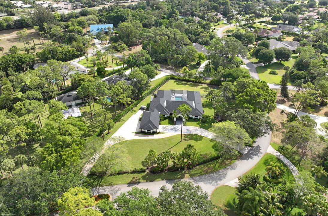 13453 Doubletree Trail in Wellington, FL - Building Photo