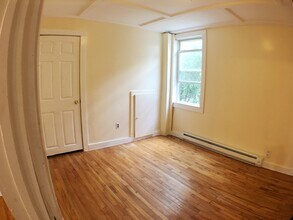 119 Prospect St, Unit apt 3 in Athol, MA - Foto de edificio - Building Photo