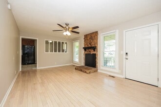 702 Valley Green Dr in Smyrna, TN - Building Photo - Building Photo