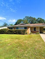 2688 Cheshire Dr S in Mobile, AL - Building Photo