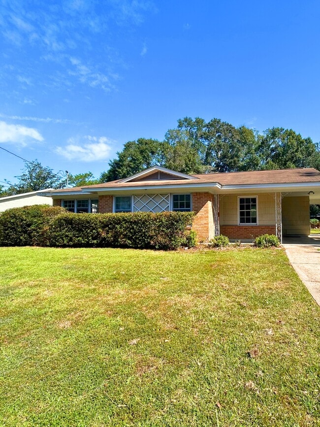 property at 2688 Cheshire Dr S