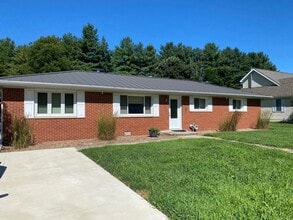 6057 N 300 E in Leesburg, IN - Building Photo - Building Photo