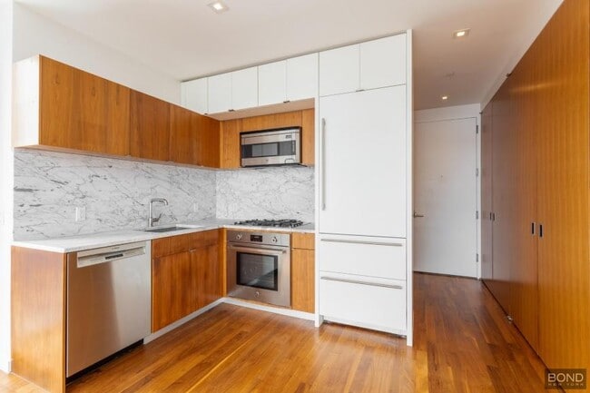 property at 280 Metropolitan Ave