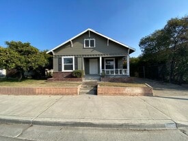 622 N Palm Ave in Fresno, CA - Building Photo