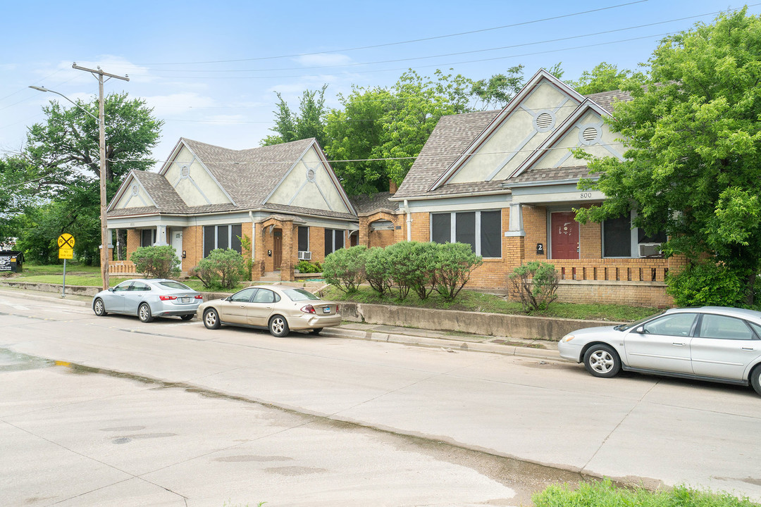 800 W Capps St in Fort Worth, TX - Building Photo