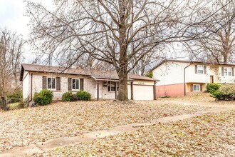 11665 Briarbrae Ct in St. Louis, MO - Building Photo - Building Photo