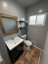 4122 W Monte Vista Ave in Visalia, CA - Building Photo - Building Photo