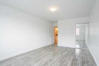 32-36 De L'aqueduc Rue in Varennes, QC - Building Photo - Building Photo