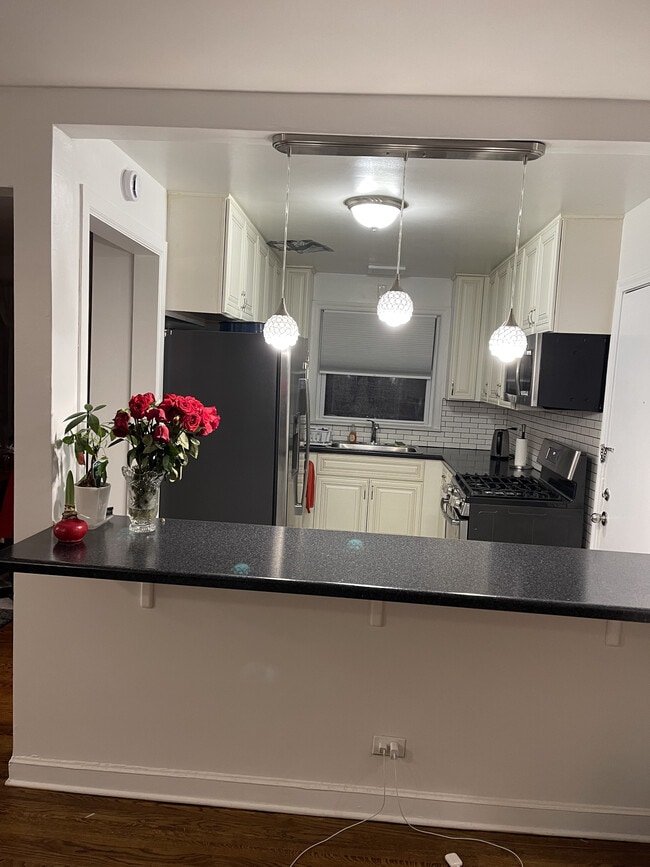 5323 N Rockwell St, Unit Room 1 in Chicago, IL - Building Photo - Building Photo