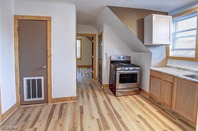 3214 W 61st St in Cleveland, OH - Building Photo - Building Photo