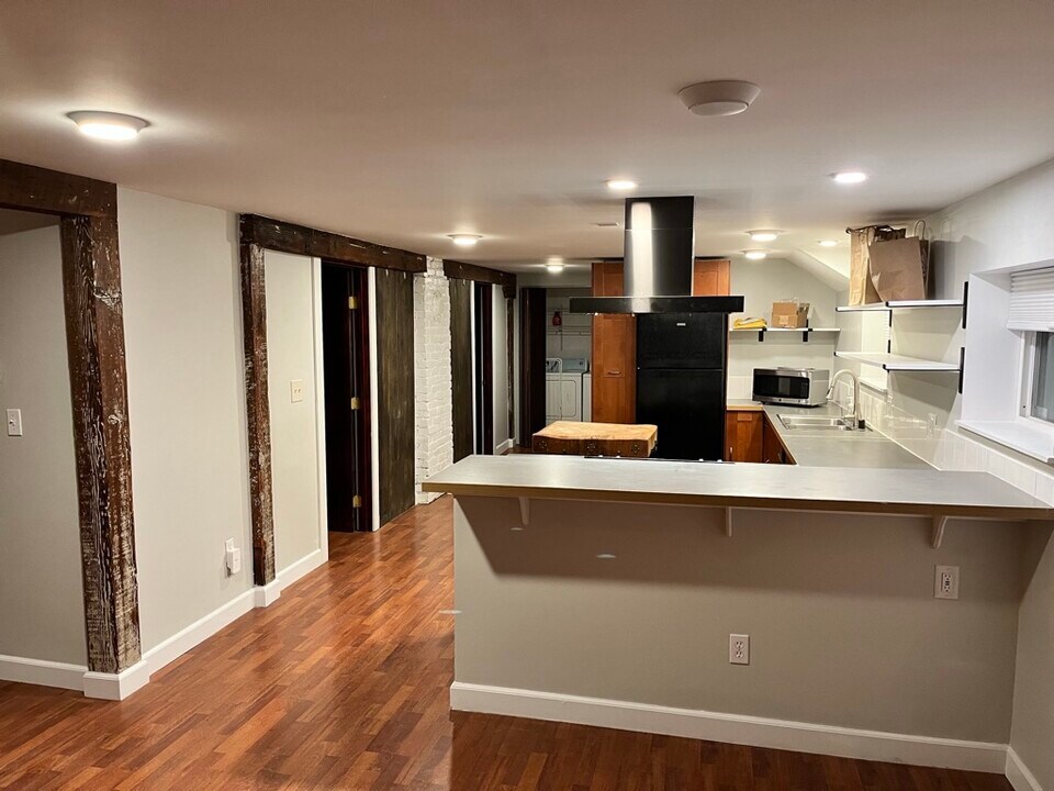 903 23rd Ave S, Unit #B in Seattle, WA - Building Photo