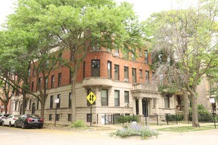 856 W George St in Chicago, IL - Building Photo