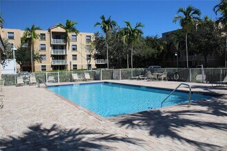 519 E Sheridan St in Dania Beach, FL - Building Photo - Building Photo