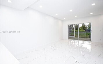 16697 Hemingway Dr in Weston, FL - Building Photo - Building Photo