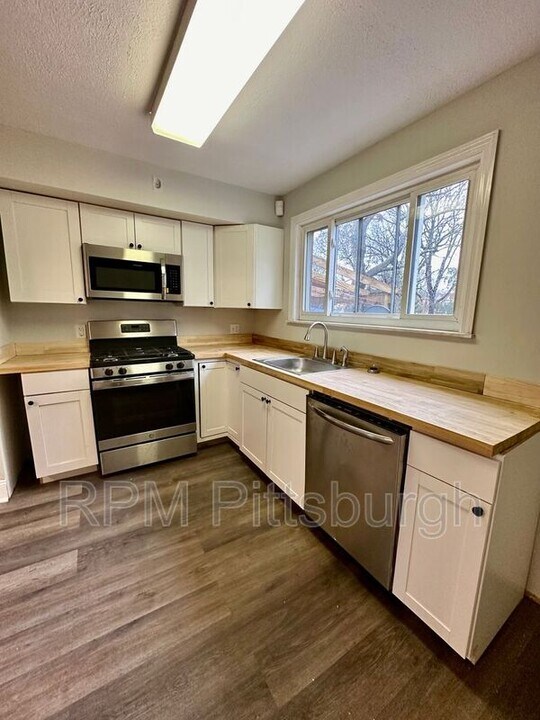 1825 Rialto St in Pittsburgh, PA - Building Photo