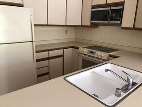 471 Northlake Dr in San Jose, CA - Building Photo - Building Photo