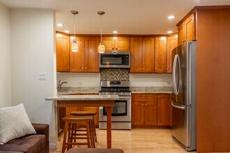 227 Hurley St, Unit 1 in Cambridge, MA - Building Photo - Building Photo