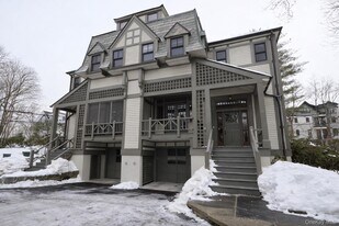 16 Clinton Ave in Dobbs Ferry, NY - Building Photo