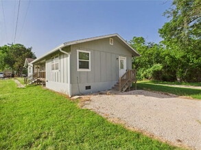 1723 HWY 87 in Fredericksburg, TX - Building Photo - Building Photo