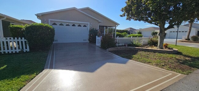 650 Richland Rd in the Villages, FL - Building Photo - Building Photo