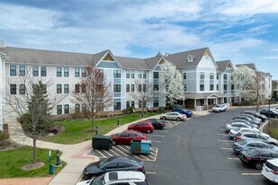 Lakefront Residences at Grayslake in Grayslake, IL - Building Photo