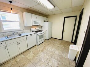 714 N Van Buren St in Iowa City, IA - Building Photo - Building Photo