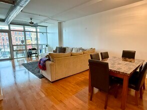 1610 W Fullerton Ave in Chicago, IL - Building Photo - Building Photo