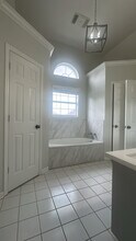 40101 Parker Rd in Prairieville, LA - Building Photo - Building Photo