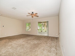 7916 105th Ct in Vero Beach, FL - Building Photo - Building Photo