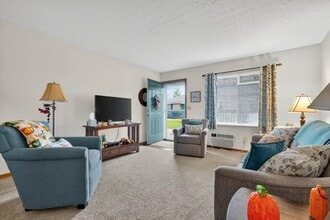 Chartwell Apartments in Lancaster, OH - Building Photo - Building Photo