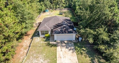 8294 Pamplona St in Navarre, FL - Building Photo - Building Photo