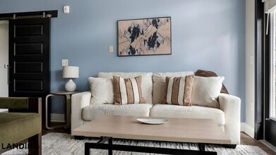 2550 Blackmon Dr in Decatur, GA - Foto de edificio - Building Photo