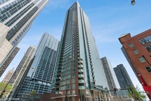 505 N McClurg Ct in Chicago, IL - Building Photo