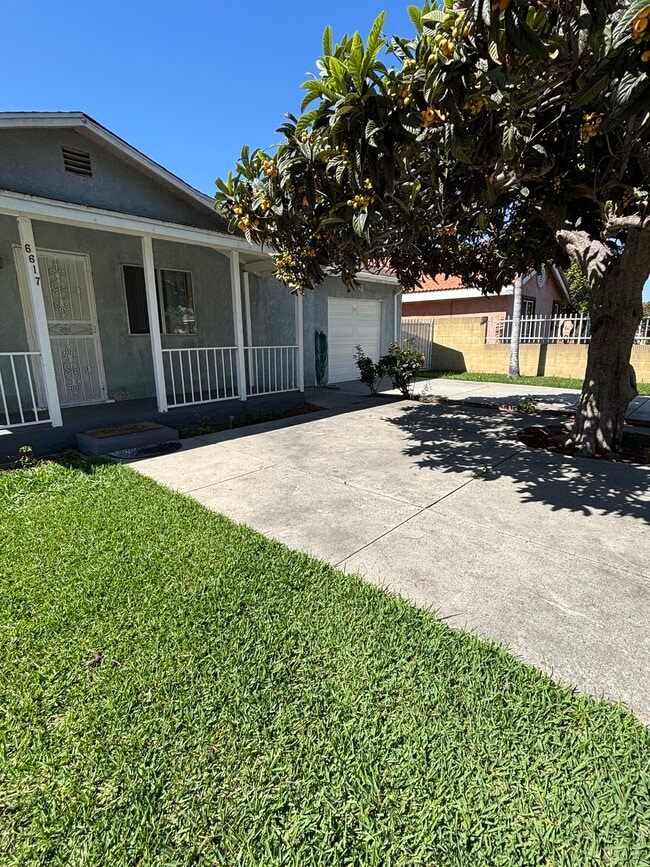 6617 Purdy Ave in Bell Gardens, CA - Building Photo - Building Photo