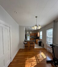384 Washington St, Unit 1 in Cambridge, MA - Foto de edificio - Building Photo